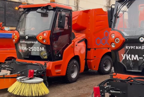 В Новомосковск поступила новая коммунальная техника